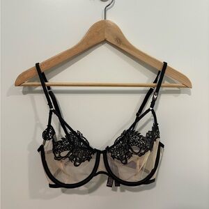 Elegant Black Lace Bra Victoria’s Secret 34C NWT